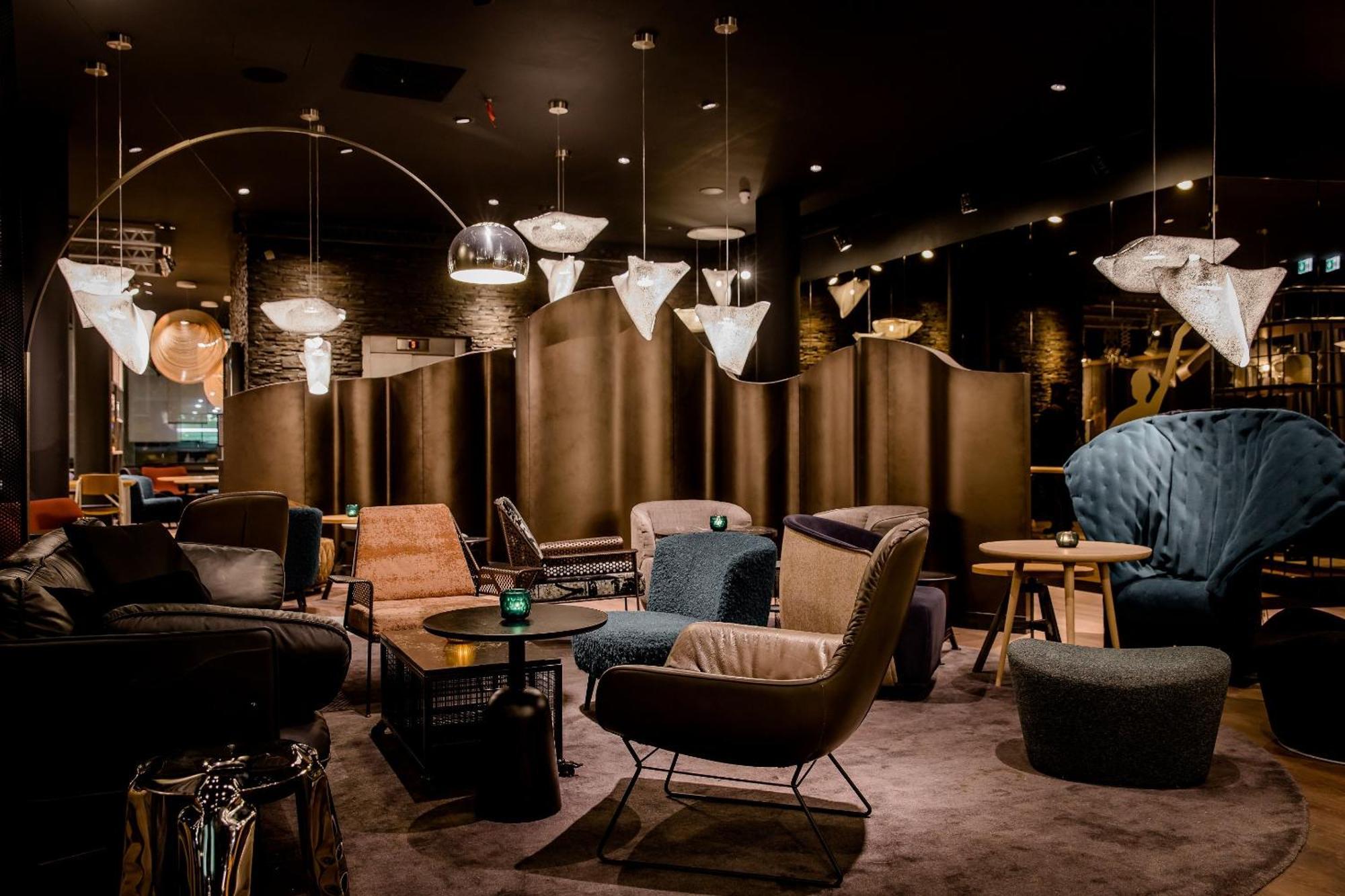 Motel One Stuttgart-Mitte ภายนอก รูปภาพ