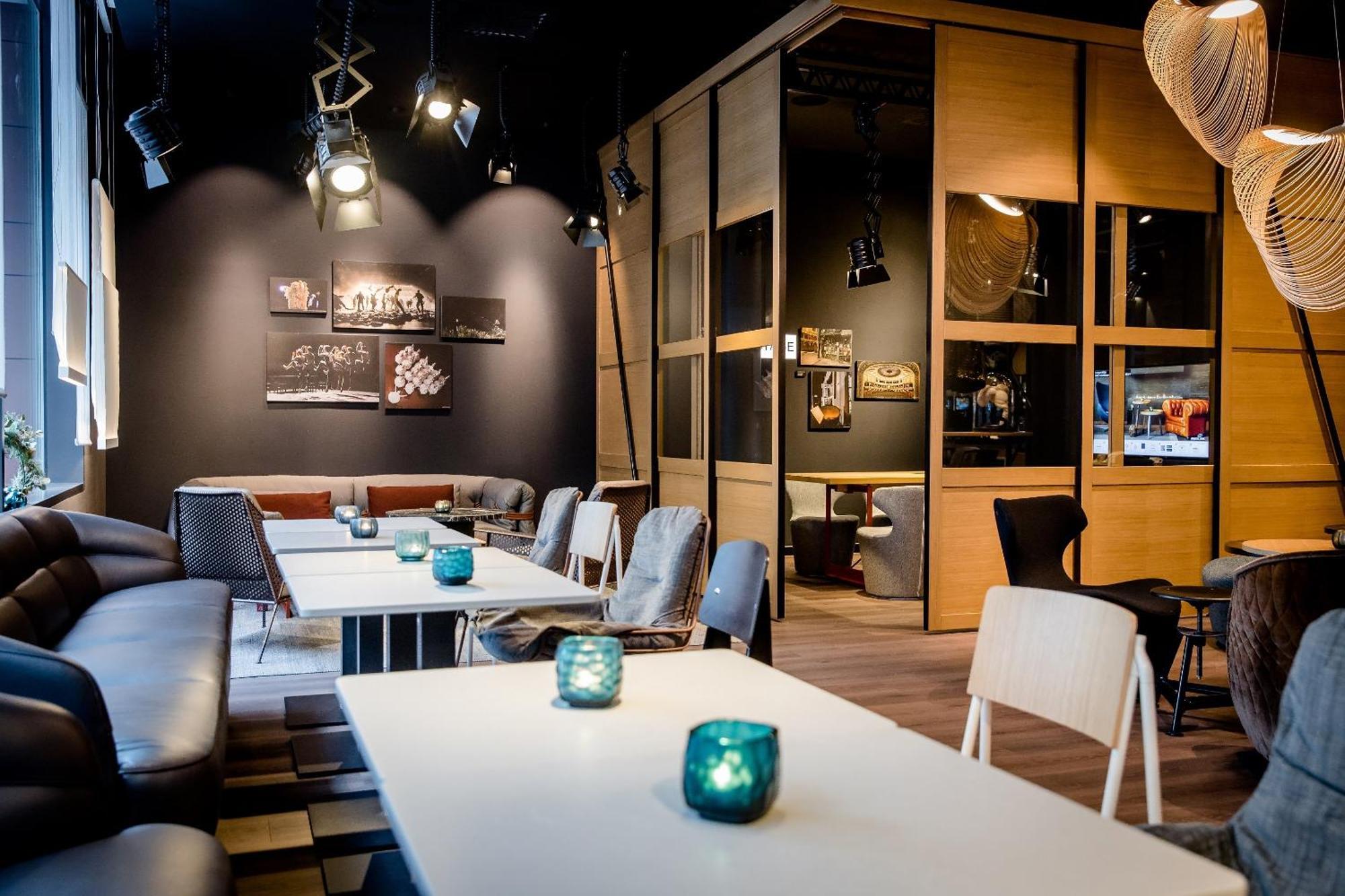 Motel One Stuttgart-Mitte ภายนอก รูปภาพ