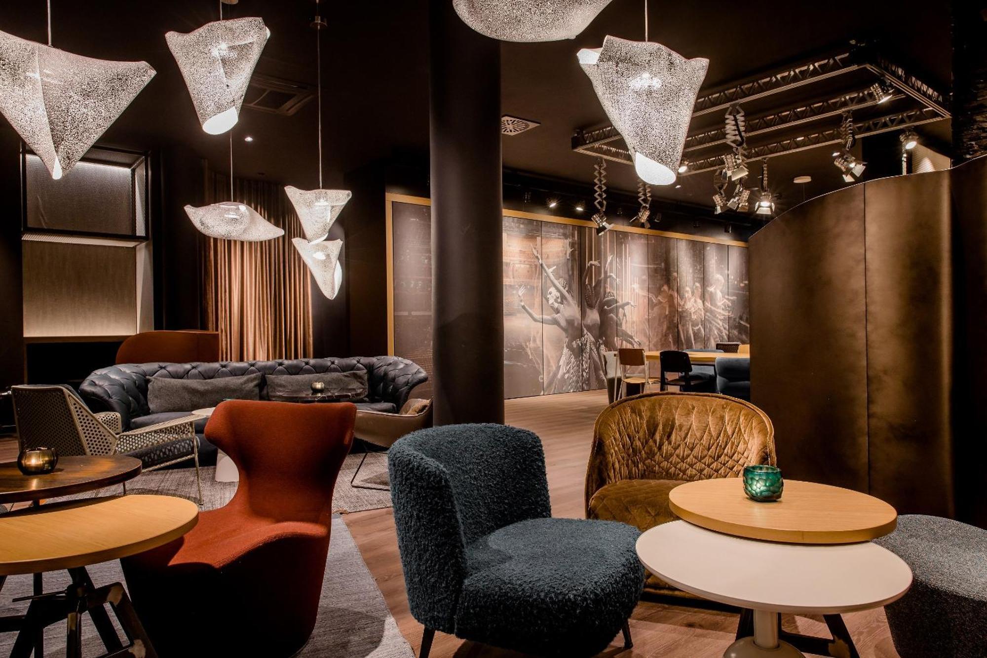 Motel One Stuttgart-Mitte ภายนอก รูปภาพ