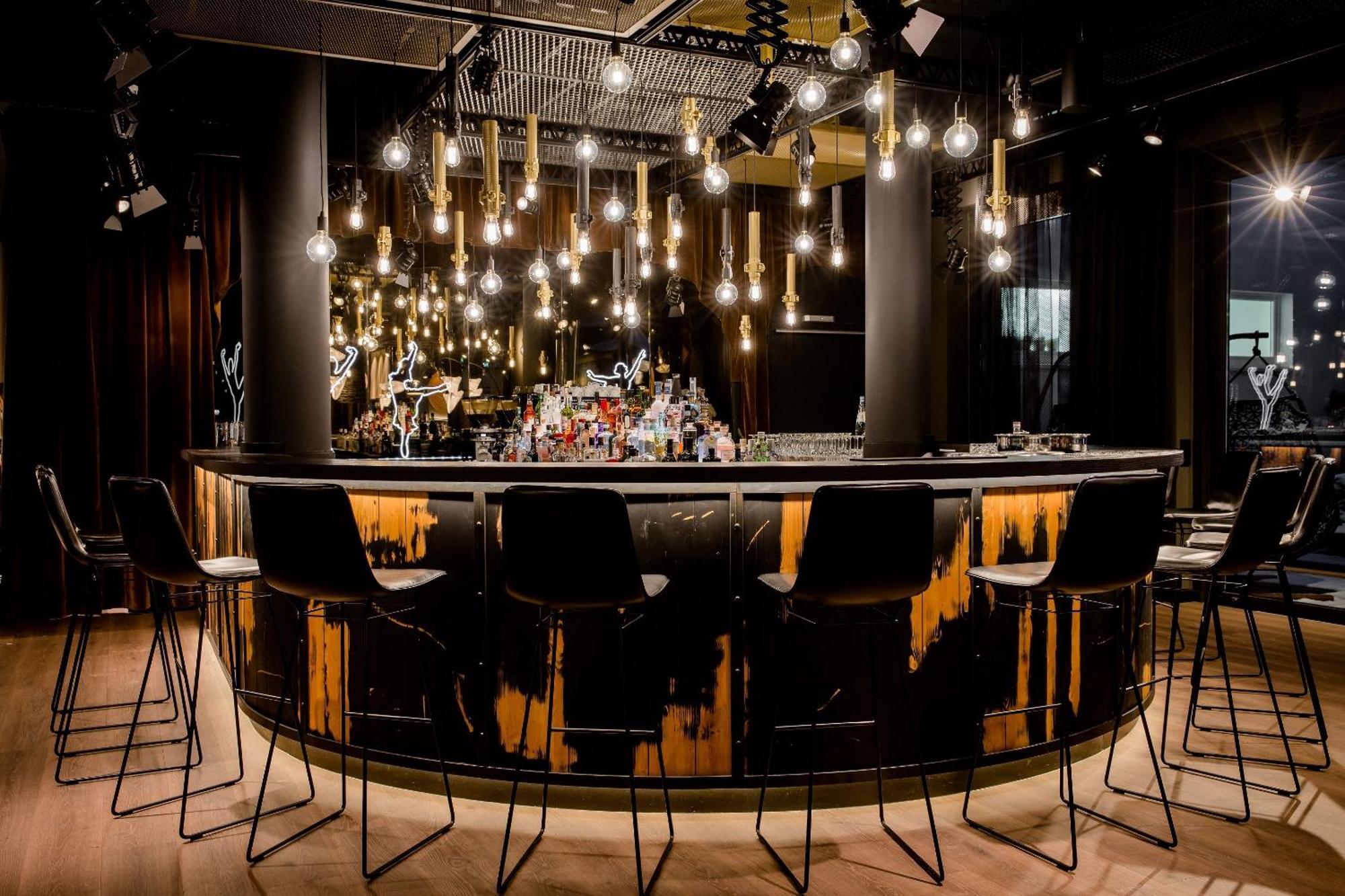Motel One Stuttgart-Mitte ภายนอก รูปภาพ