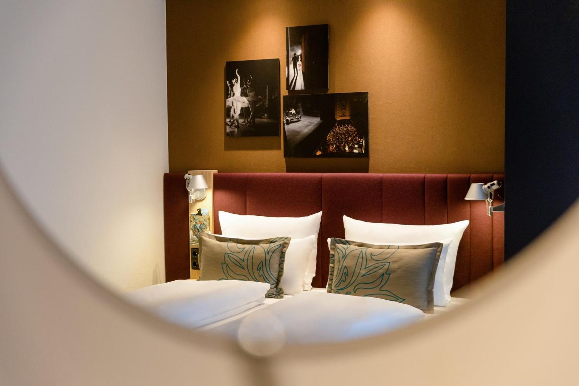 Motel One Stuttgart-Mitte ภายนอก รูปภาพ